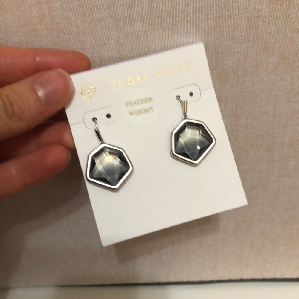 Kendra Scott Vanessa Earrings - Picture 2 of 2